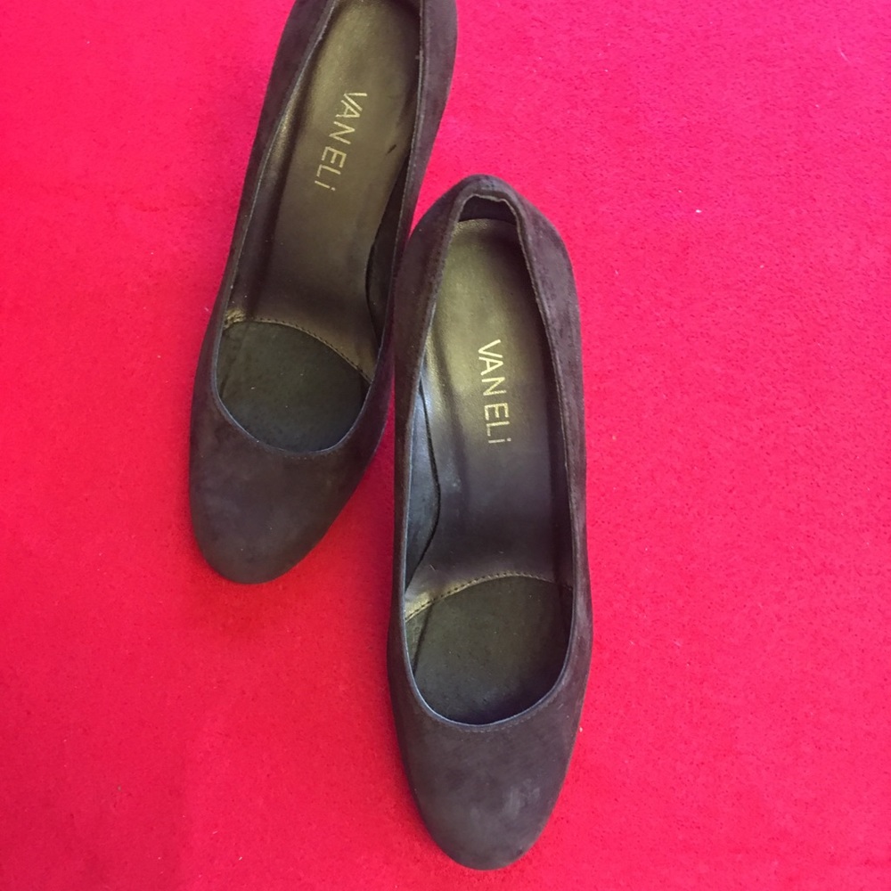 Vanelli Brown Suede Heels, size 5M